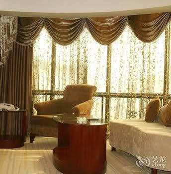 فندق ووليانجي جراند هوتل تشنجدو المظهر الخارجي الصورة